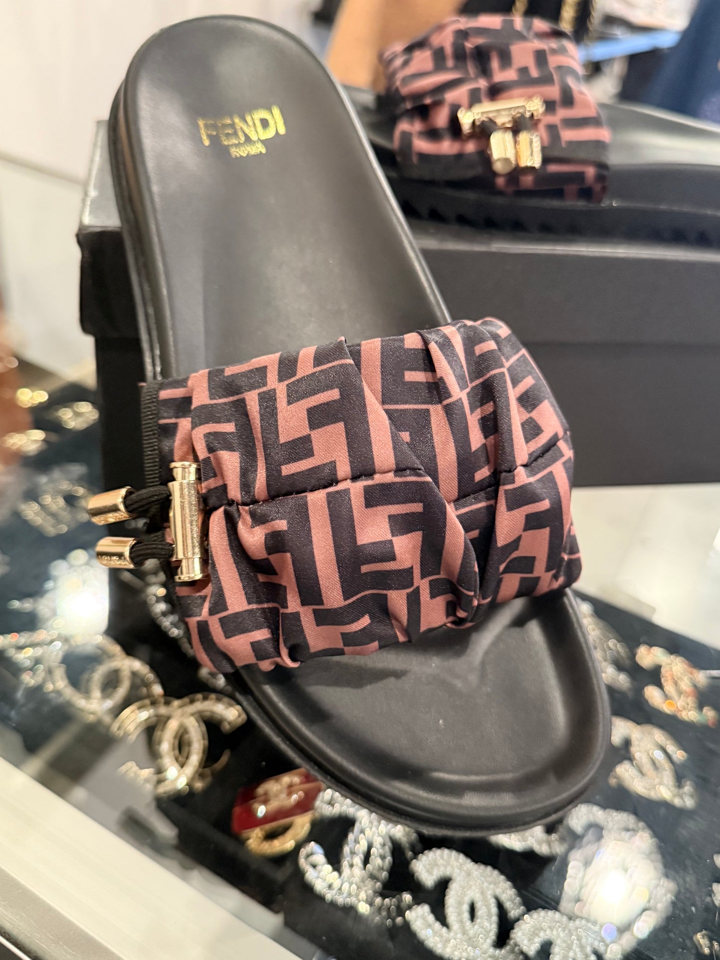 F SANDALS