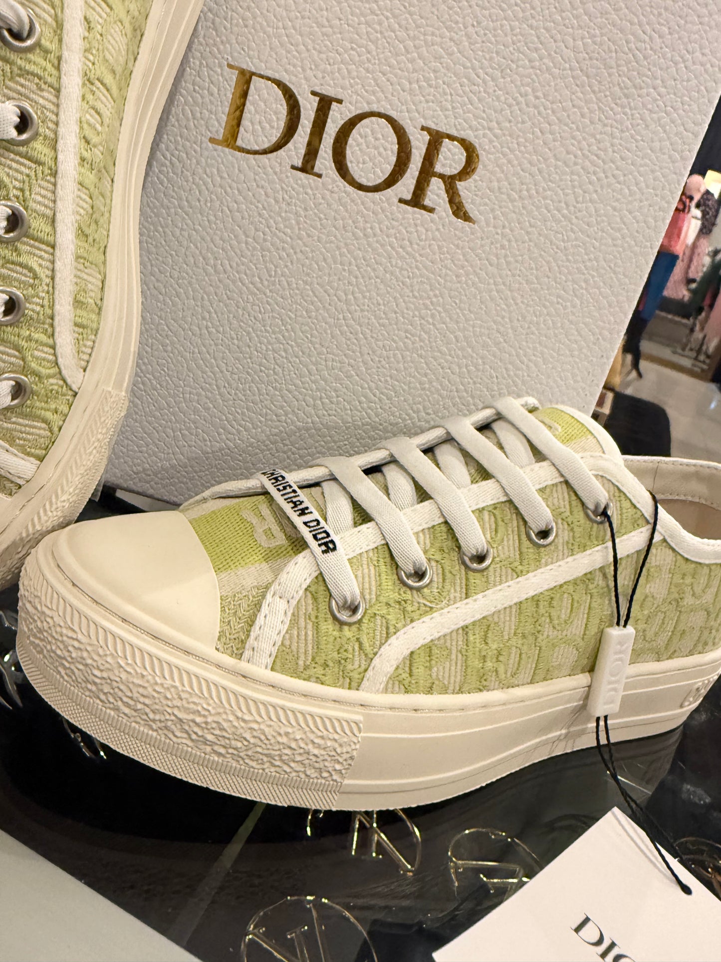 G SNEAKERS