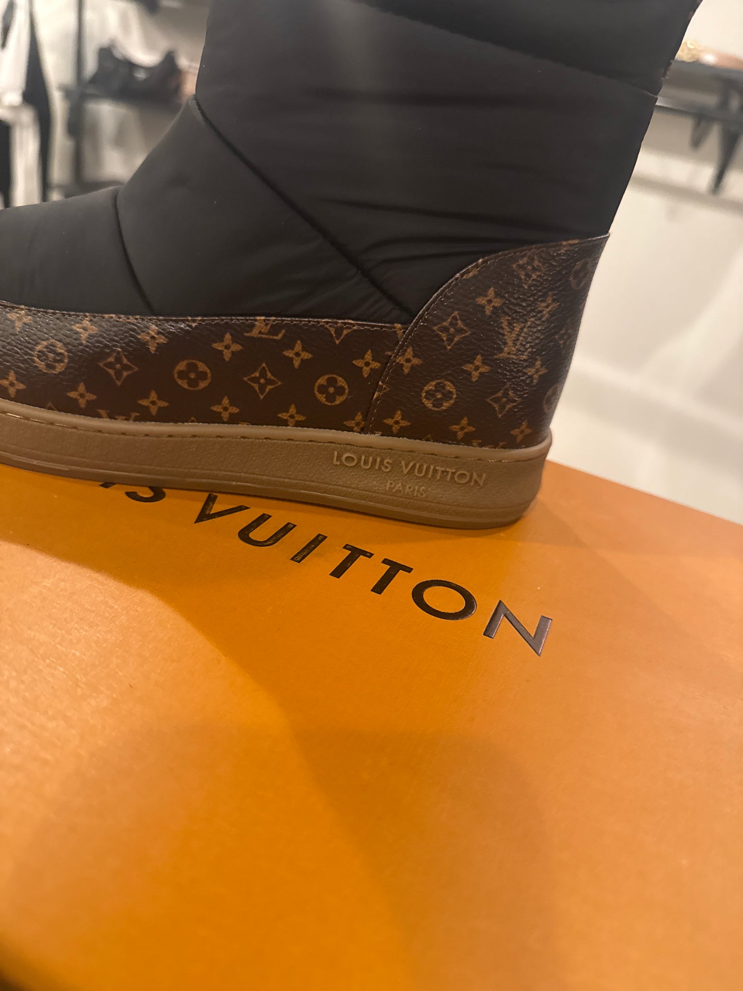 L BOOTS