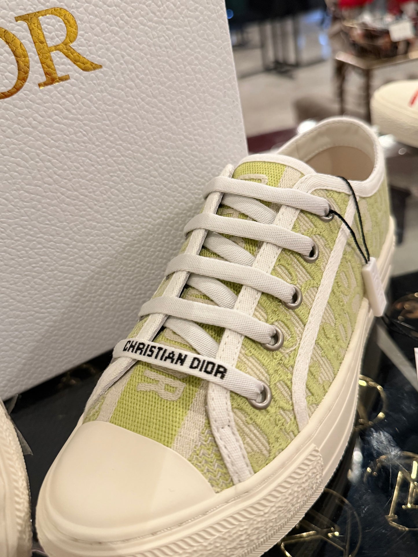 G SNEAKERS