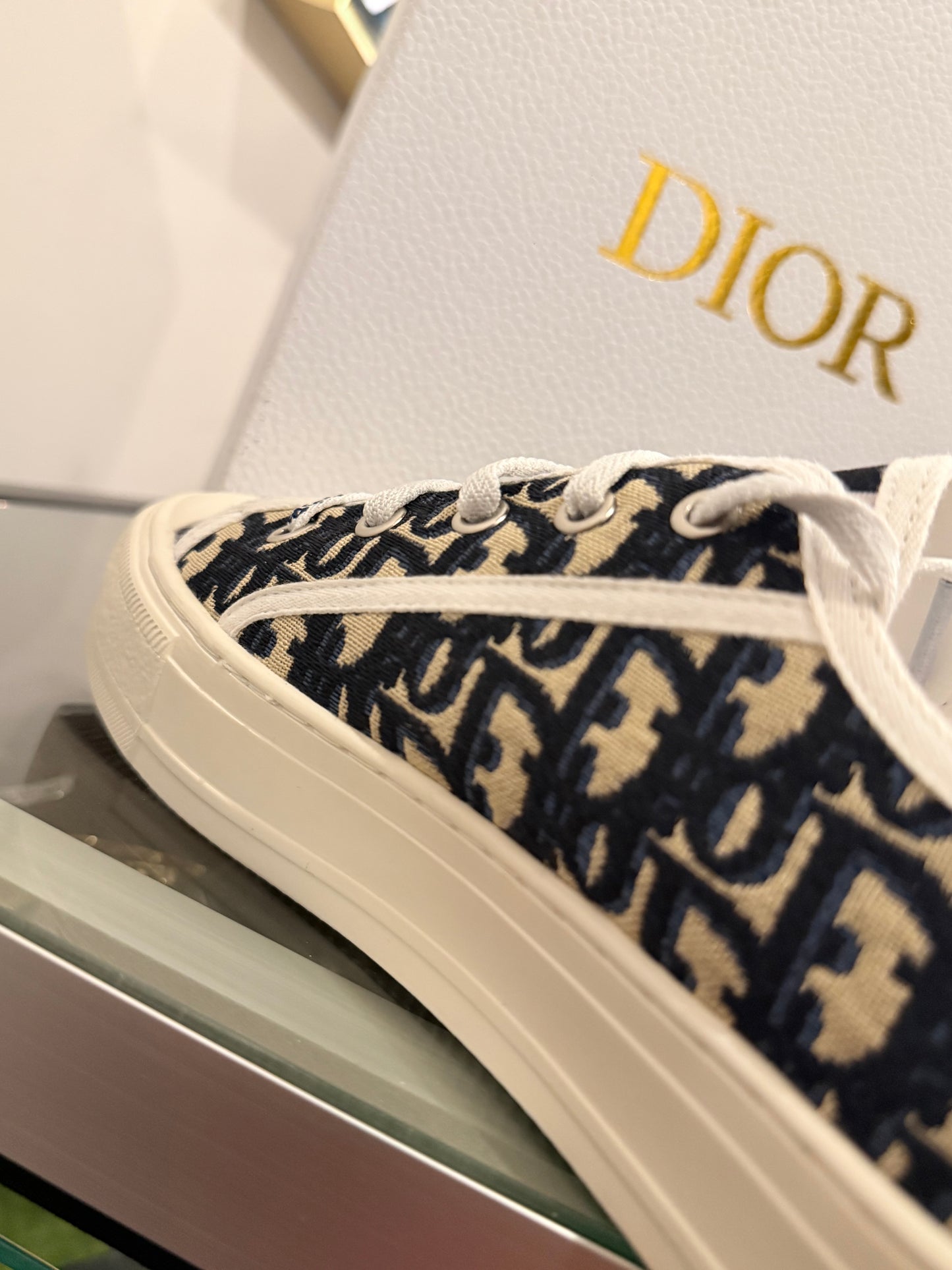 G SNEAKERS