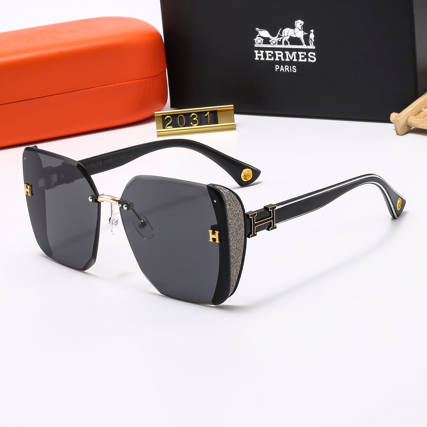 SUNGLASSES