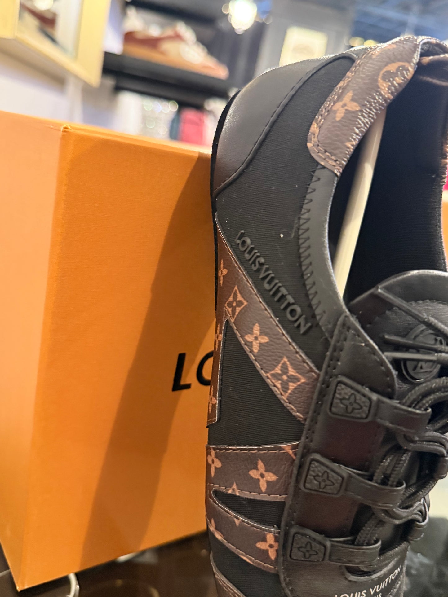 L SNEAKERS