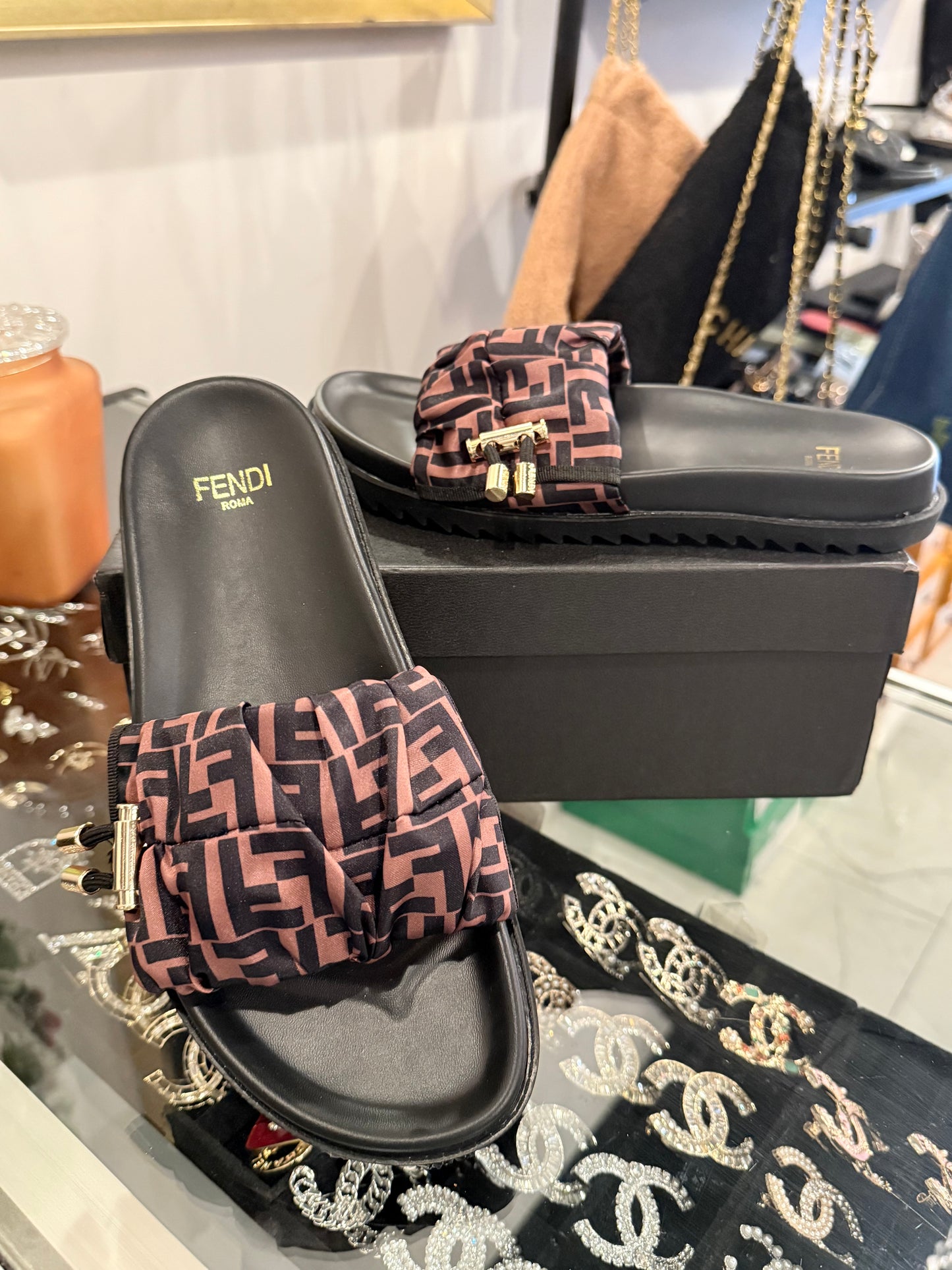 F SANDALS