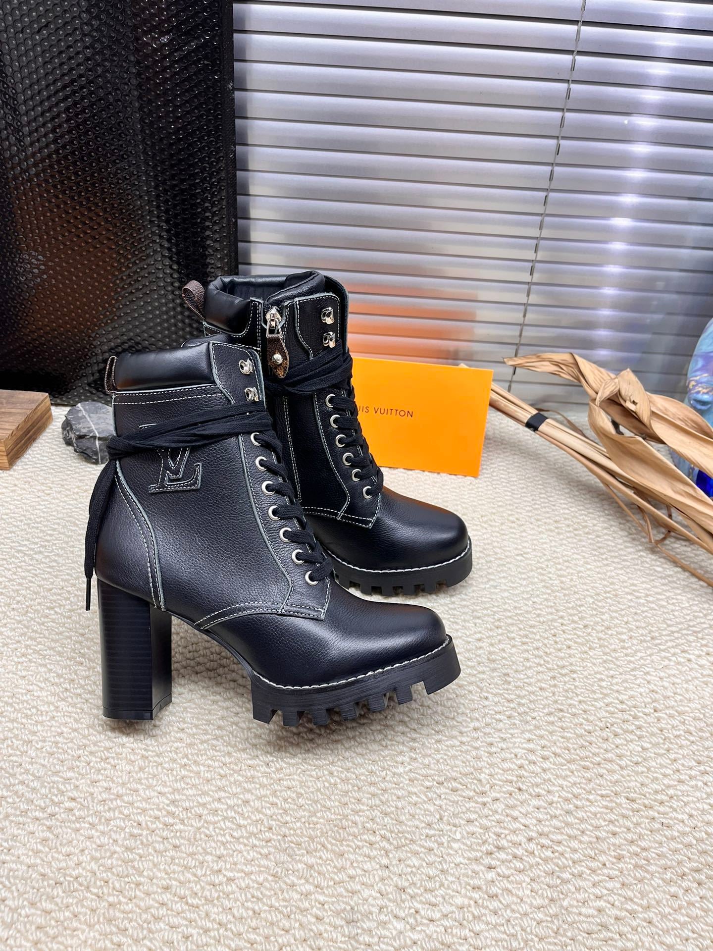 L BOOTS