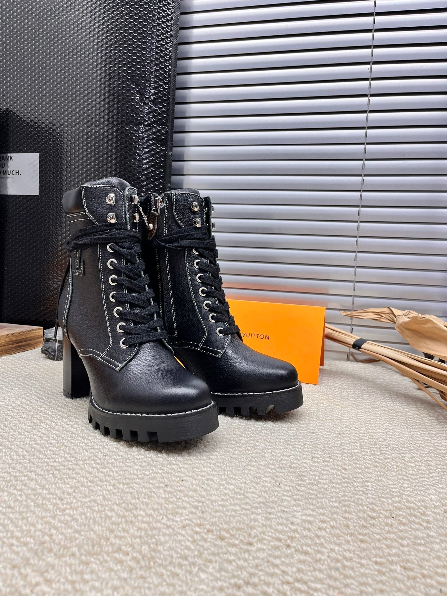 L BOOTS