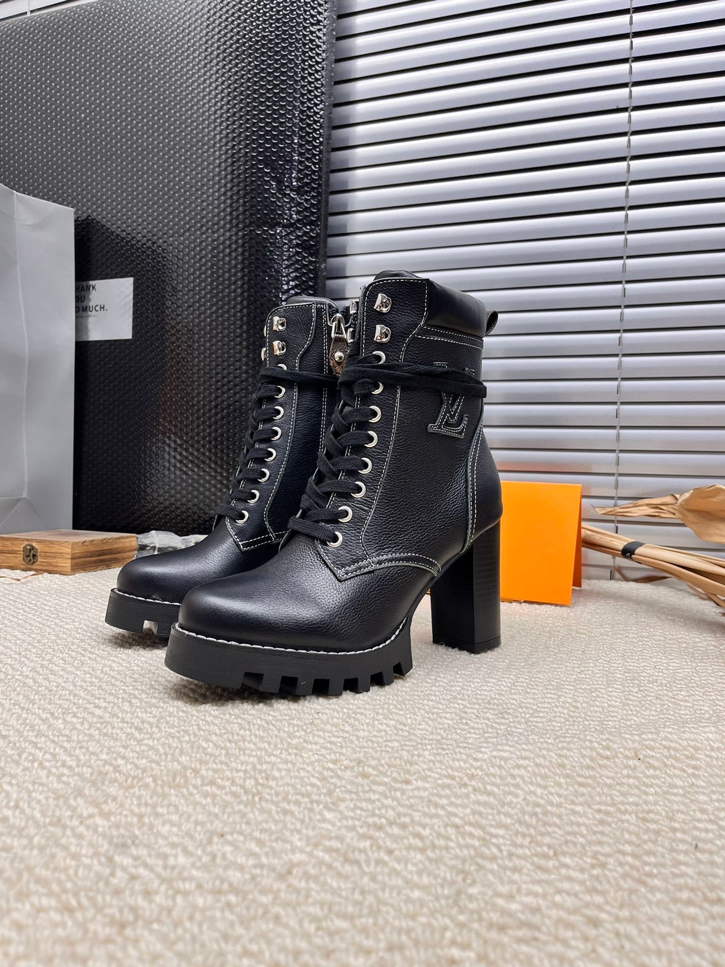 L BOOTS