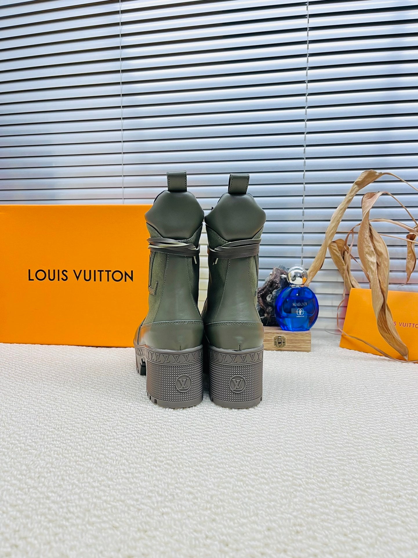 L BOOTS